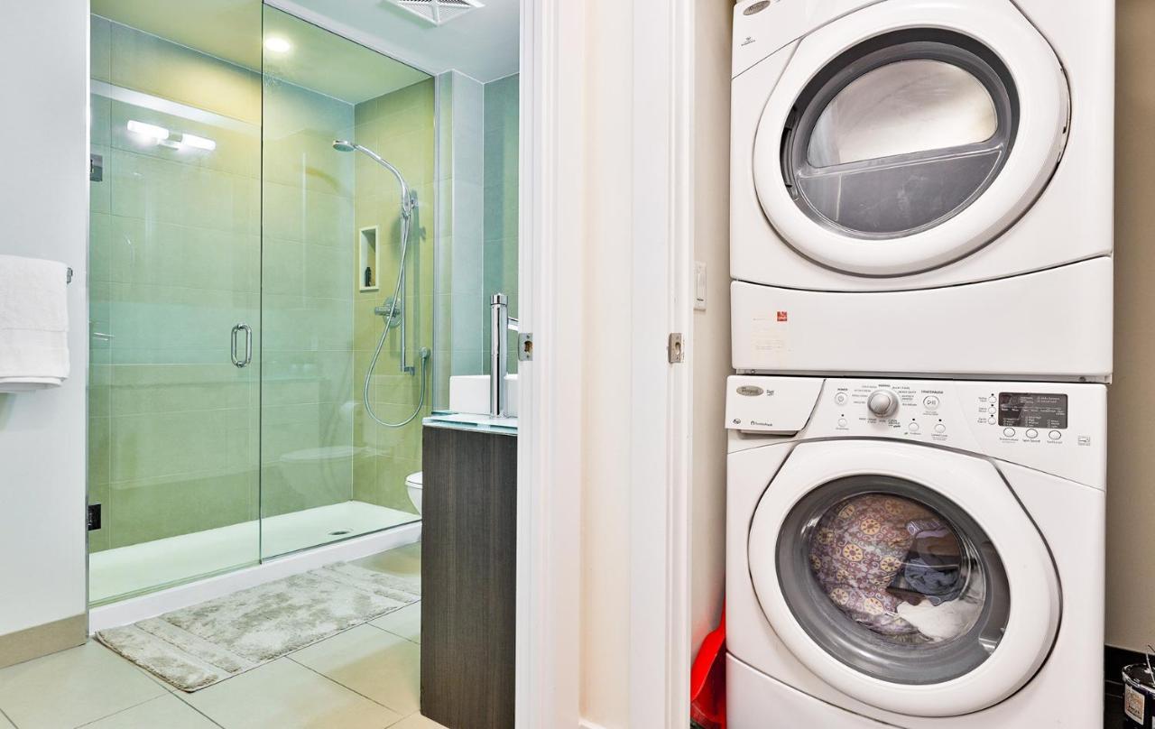 Luxury Condo Prime Location Toronto Eksteriør billede